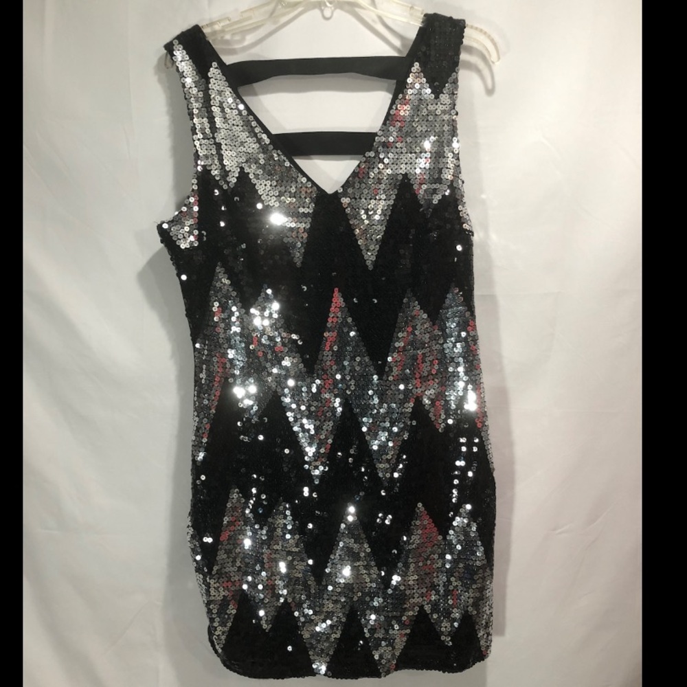 Fashion To Figure 2xL Silver/ Black Sequin dress